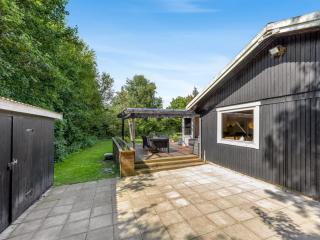 Holiday Home Eine - from the sea by Interhome - 5
