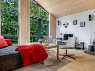 Holiday Home Suna - from the sea by Interhome - 1