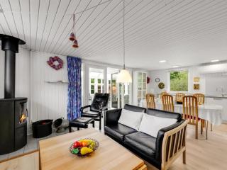 Holiday Home Sami - 600m to the fjord by Interhome - 4