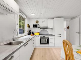 Holiday Home Sami - 600m to the fjord by Interhome - 5
