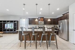 8 Bedroom Lakefront Masterpiece - 7