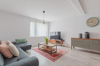 Spacious 2BD Flat By Docklands Canary Wharf - 5
