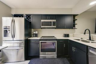 4 Mi to IAH Suburban Houston Townhome - 2
