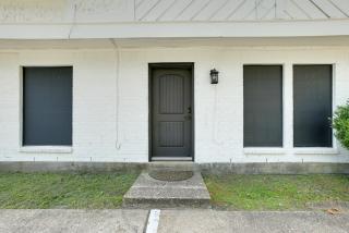 Near Airport and Interstate Houston Area Townhome - 8