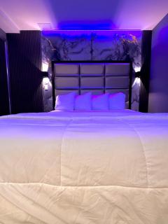 Umbrella Hotel Bronx - 5