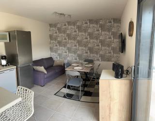 Charmant logement avec terrasse et parking sécurisé - 3