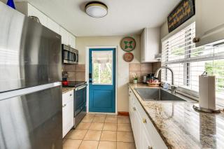 Less Than 3 Mi to Dtwn Pet-Friendly Sarasota Stay with Yard - 6