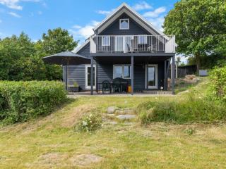 Holiday Home Chayton - 450m from the sea by Interhome - 0