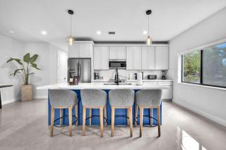 Casa Amoret - Brand New Family-Friendly Retreat - Miami - 0