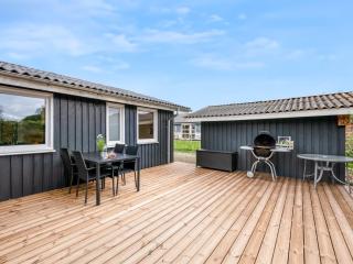 Holiday Home Gudrund - 800m to the inlet by Interhome - 3