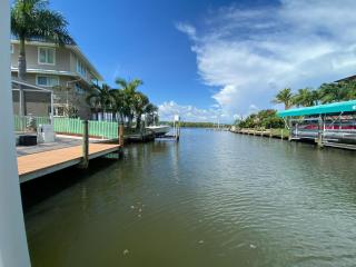 390 Bayland - 7