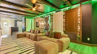 Upstay Spacious 5BR Villa Private Pool and Hot Tub - 6