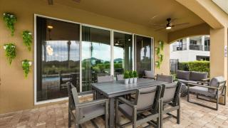 Upstay Spacious 5BR Villa Private Pool and Hot Tub - 2