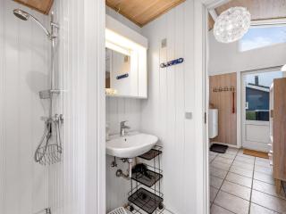 Holiday Home Marten - 1-2km to the inlet by Interhome - 4