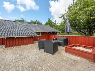 Holiday Home Danna - 850m to the fjord by Interhome - 4