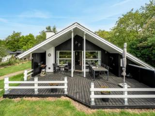 Holiday Home Wenche - 600m to the inlet by Interhome - 7