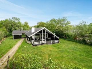 Holiday Home Wenche - 600m to the inlet by Interhome - 3