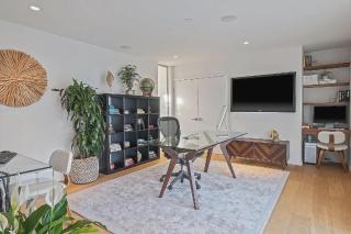 Sunny Three Bedroom Home in Venice Beach - 6