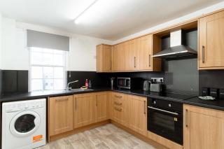 Lovely 2 Bed Harbourside Apartment with Sea Views - Whitehaven - 9