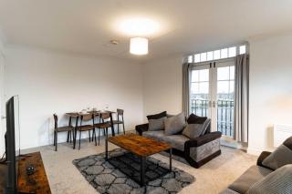 Lovely 2 Bed Harbourside Apartment with Sea Views - 0