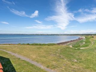 Apartment Elvin - 20m from the sea by Interhome - 8