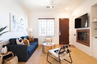 Designer Condo 2 Beds Sleeps 4 Dogs Welcome! - 6