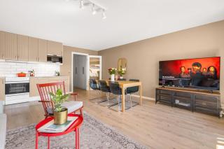 4BR Penthouse in City Center with Free Parking - 2