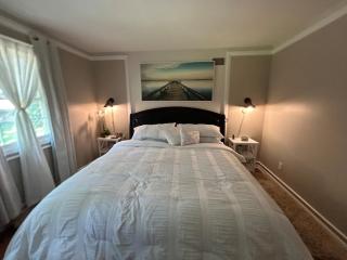 Romantic Hilltop Hideaway - 1