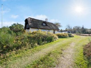 Holiday Home Tordis - 300m to the inlet by Interhome - 8
