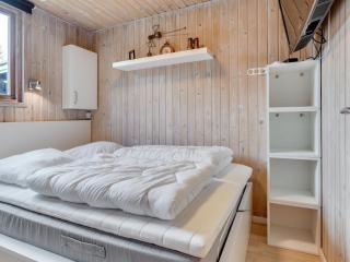 Holiday Home Teofan - 500m from the sea by Interhome - 5