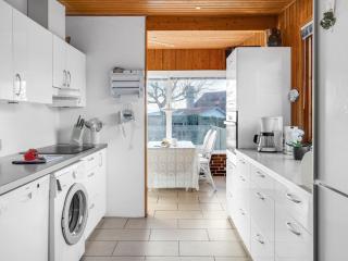 Holiday Home Dzavid - 10m from the sea by Interhome - 5