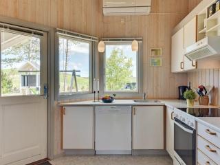 Holiday Home Raafael - 175m from the sea by Interhome - 5