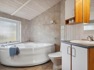 Holiday Home Ros - 350m from the sea by Interhome - Glesborg - 2