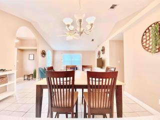 Bright & Spacious Getaway in Lovely NE Tallahassee - 4