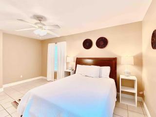 Bright & Spacious Getaway in Lovely NE Tallahassee - 2