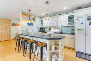 Steps to Beach Home with Hot Tub in Oak Harbor! - 1