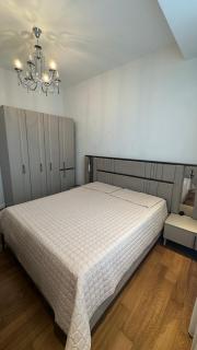 Central Baku 1BR Apartment with Park View - 5