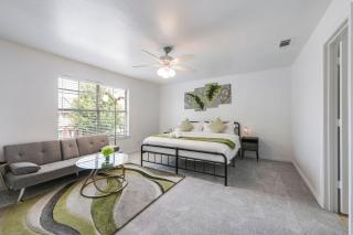 Tranquil 3BR I Free Parking I Workspace - 2