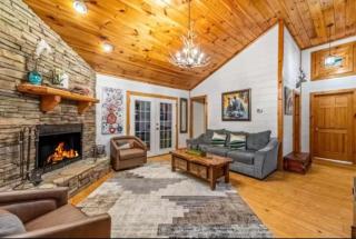 Cozy Cabin - Hot Tub, Firepit, Game Room - 5