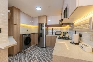 Montclair 2BR by Geko - 4