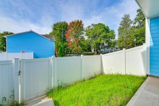 Modern Townhome with Yard 5 Mi to Dtwn Charlotte - 7