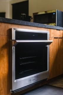 NEW! Remodeled Modern Creekside, 30min Yosemite - 6