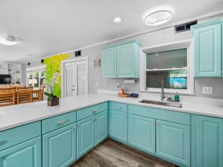 Trendy & Relaxing - Close to Beach - Pool - Hot Tub - 2