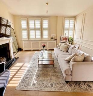 Chic & Spacious 2 Bed Home by Clapham Junction - 0