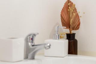 Navy Diamond One Bedroom Apartment in Bradford City Centre - 0