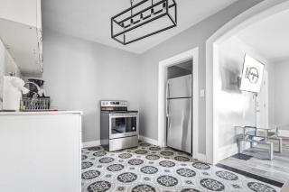 5BR Home-Walk to Niagara Falls & Aquarium - 1