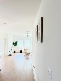 Sunny House - Austin - 3