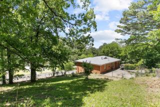 Broadmoor Bungalow - Unit A - 1