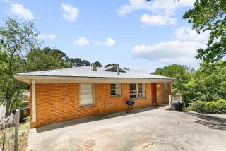 Broadmoor Bungalow - Unit A - 9