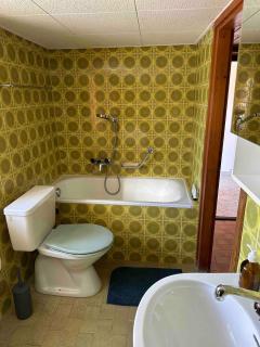 Waterfall House - retreat, swim, bike, hike and ski - 4